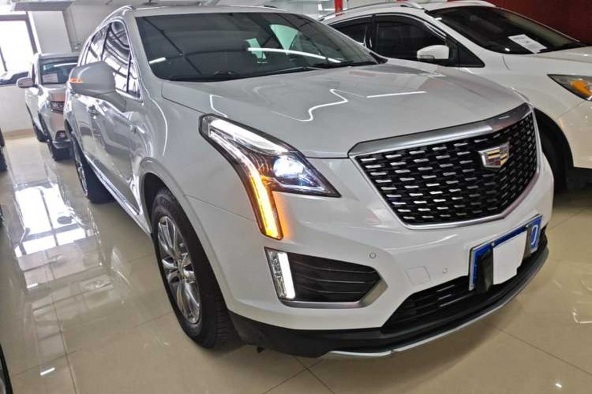 Used Cadillac XT5 2020 28T Four-Wheel Drive Luxury Version Front Right 45 Deg