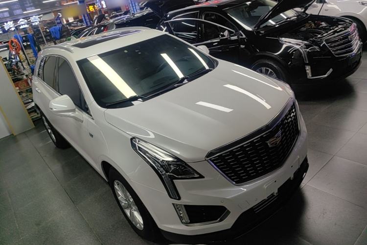 Used Cadillac XT5 2020 28T Tech Edition Front Right 45 Deg