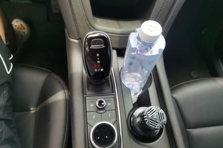 Used Cadillac XT5 2020 28T Four-Wheel Drive Tech Version Gear Lever