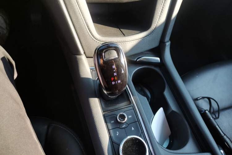 Used Cadillac XT5 2020 28T Four-Wheel Drive Luxury Version Gear Lever