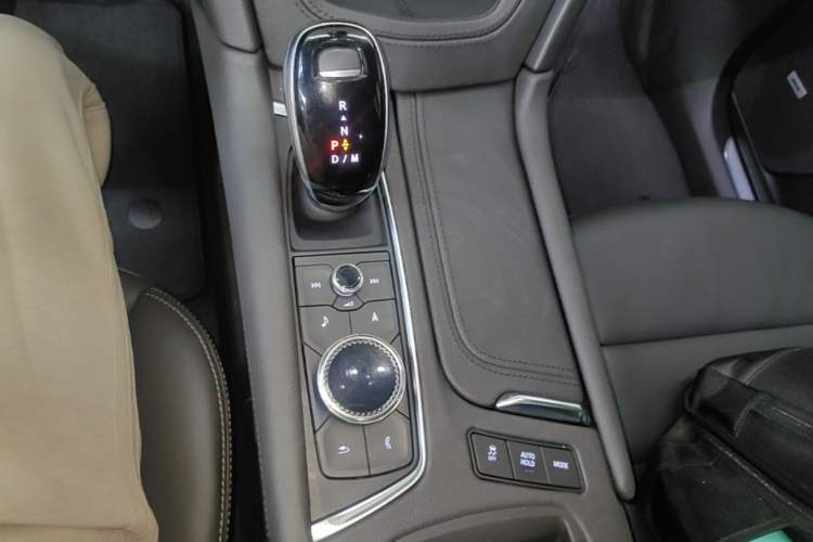 Used Cadillac XT5 2020 Revised Version 28T Luxury Edition Gear Lever