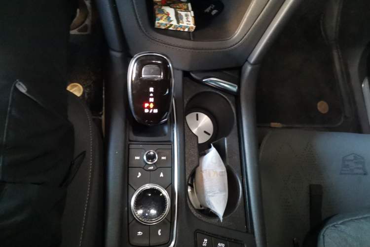 Used Cadillac XT5 2020 28T Luxury Version Gear Lever