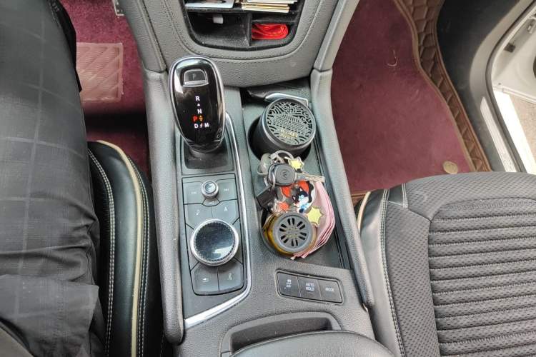 Used Cadillac XT5 2020 Revised Version 28T Luxury Edition Gear Lever