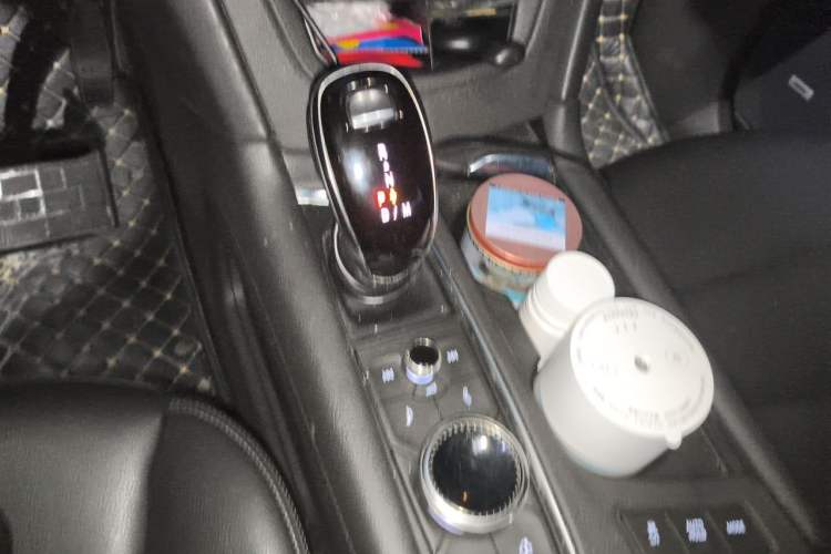 Used Cadillac XT5 2020 Revised Version 28T Luxury Edition Gear Lever