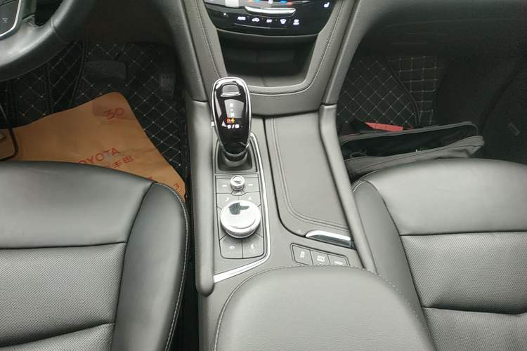 Used Cadillac XT5 2020 28T Luxury Version Gear Lever
