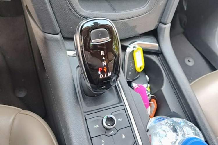 Used Cadillac XT5 2020 28T 4x4 Platinum Sport Edition Gear Lever