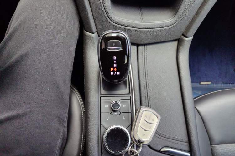 Used Cadillac XT5 2020 Revised Version 28T Four-Wheel Drive Luxury Edition Gear Lever