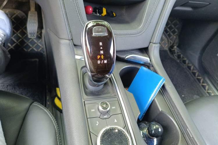 Used Cadillac XT5 2020 Revised Version 28T Luxury Edition Gear Lever