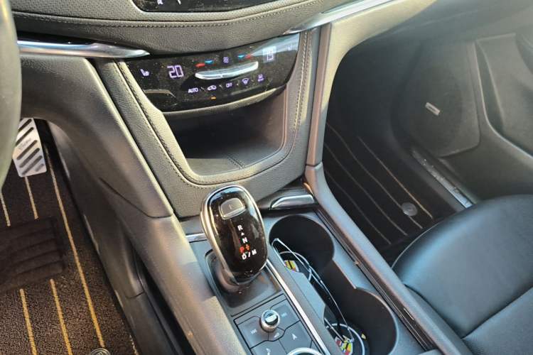 Used Cadillac XT5 2020 Revised Version 28T Luxury Edition Gear Lever