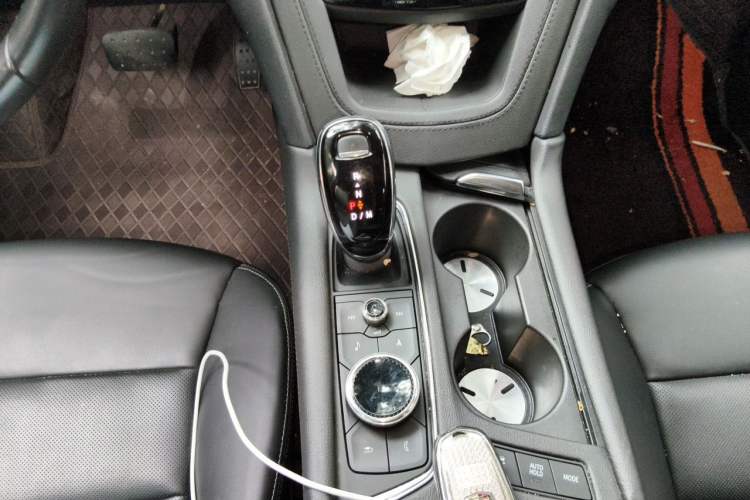Used Cadillac XT5 2020 28T Luxury Version Gear Lever