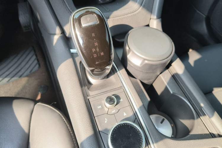 Used Cadillac XT5 2020 Revised Version 28T Luxury Edition Gear Lever