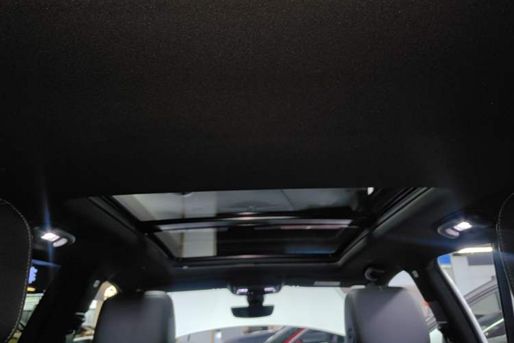Used Cadillac XT5 2020 Revised Version 28T Luxury Edition Headliner