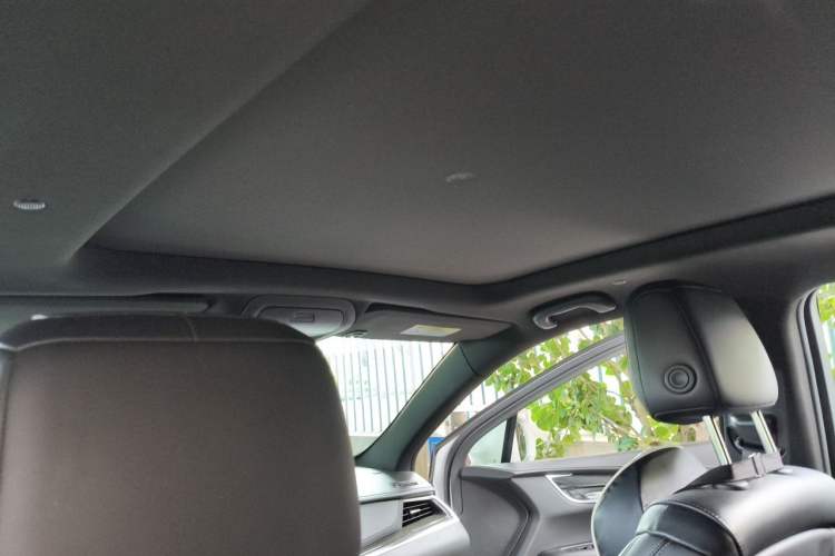 Used Cadillac XT5 2020 28T Luxury Version Headliner