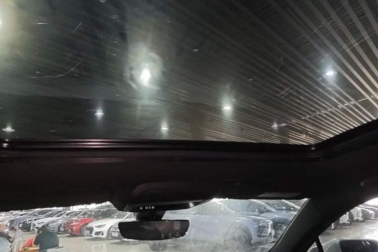 Used Cadillac XT5 2020 28T Four-Wheel Drive Luxury Version Headliner