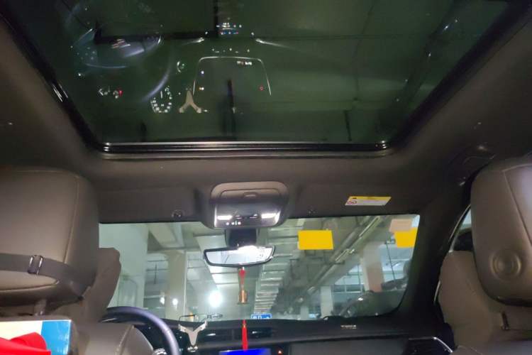 Used Cadillac XT5 2020 28T Luxury Version Headliner