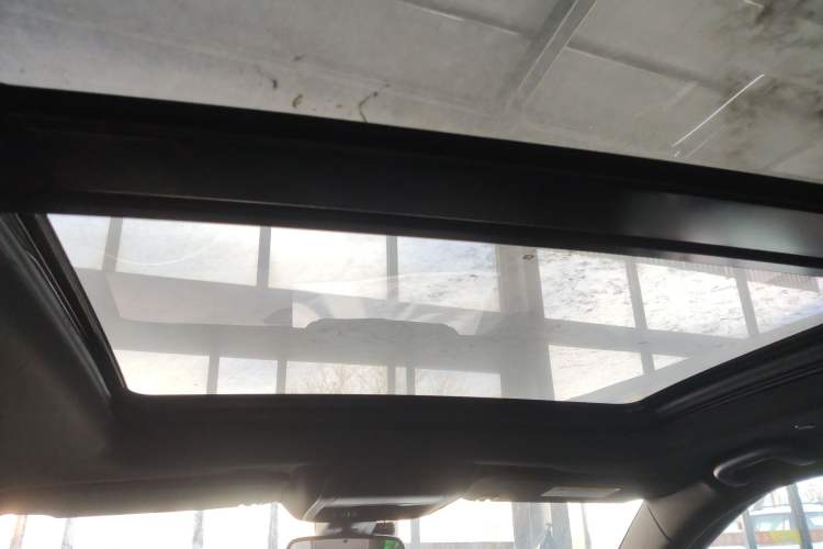 Used Cadillac XT5 2020 28T Luxury Version Headliner