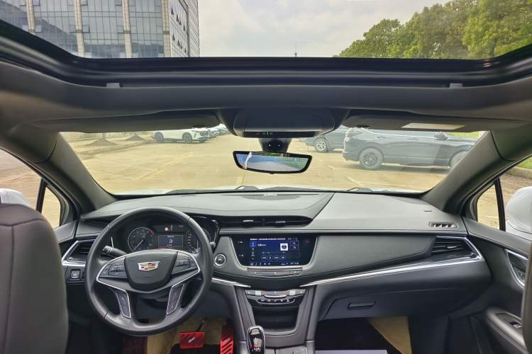 Used Cadillac XT5 2020 28T Luxury Version Headliner
