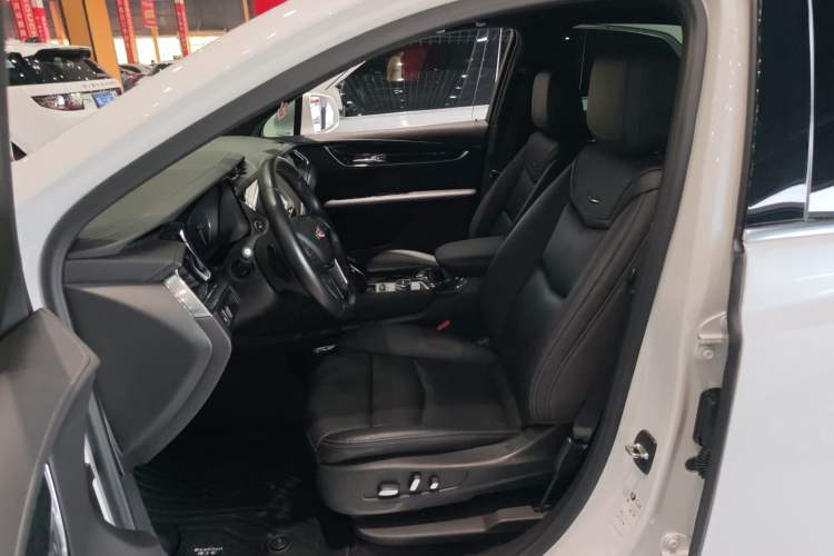 Used Cadillac XT5 2020 28T Luxury Version Interior 1