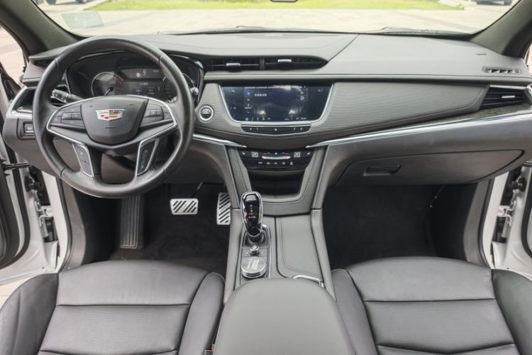 Used Cadillac XT5 2020 28T Luxury Version Interior 1