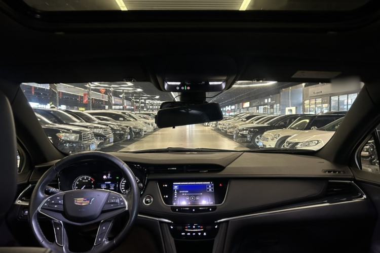 Used Cadillac XT5 2020 28T Luxury Version Interior 1