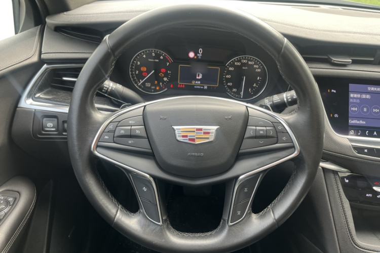 Used Cadillac XT5 2020 Revised Version 28T Four-Wheel Drive Luxury Edition Interior 2