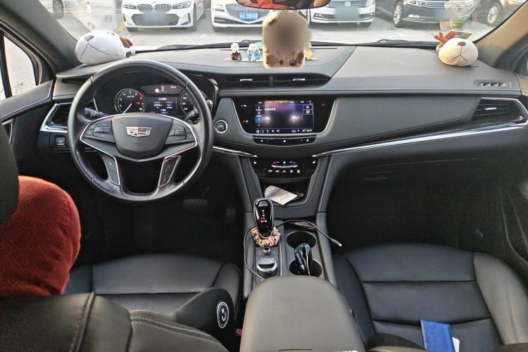 Used Cadillac XT5 2020 28T Luxury Version Interior 2