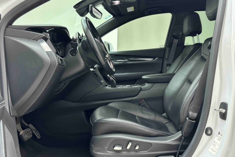 Used Cadillac XT5 2020 Revised Version 28T Luxury Edition Interior 3