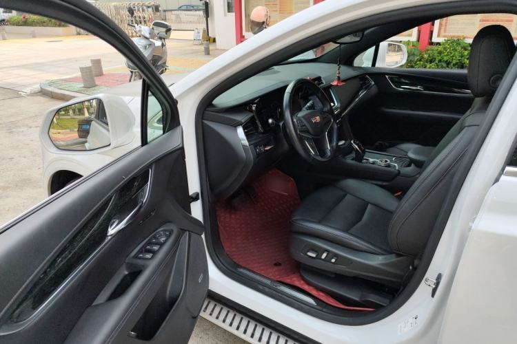 Used Cadillac XT5 2020 Revised Version 28T Luxury Edition Interior 3