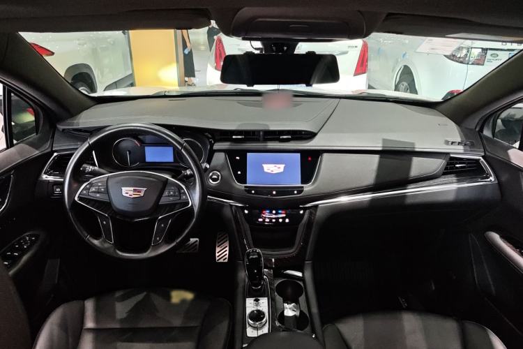 Used Cadillac XT5 2020 28T Luxury Version Interior 4