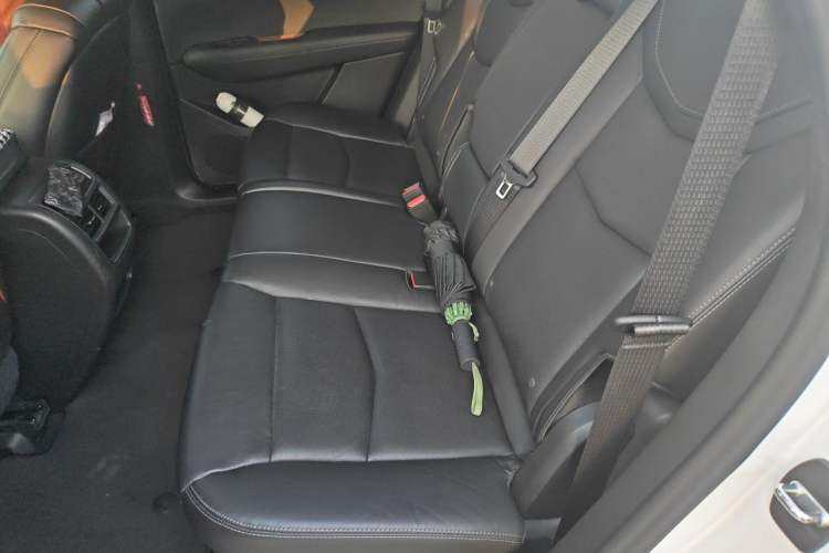 Used Cadillac XT5 2020 28T Luxury Version Interior 4