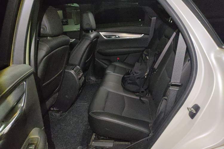 Used Cadillac XT5 2020 28T Tech Edition Interior 4
