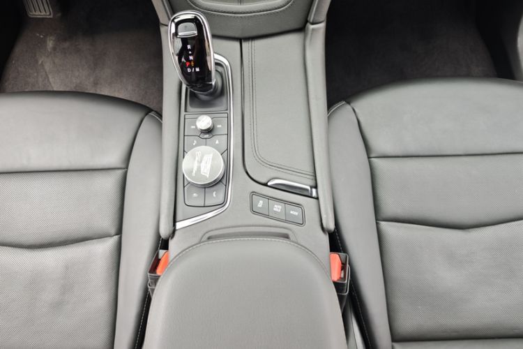 Used Cadillac XT5 2020 28T Luxury Version Interior 4