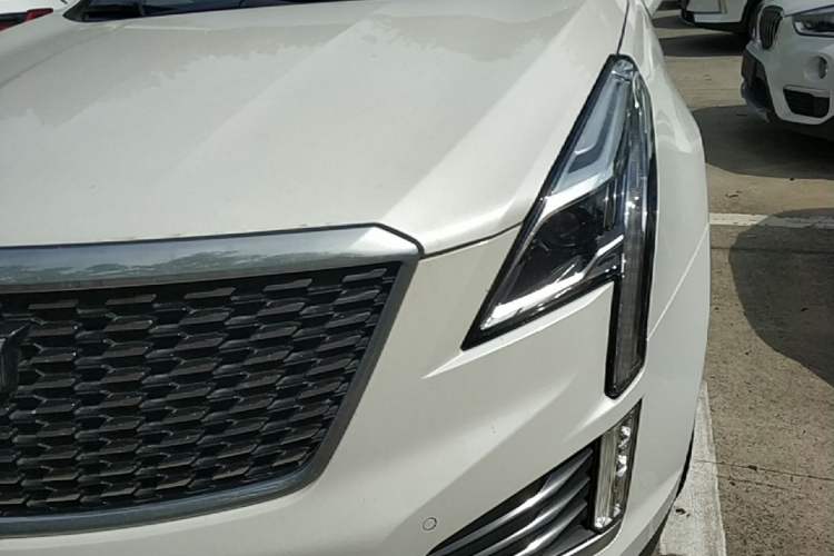 Used Cadillac XT5 2020 28T Luxury Version Left Front Headlight