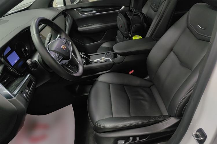 Used Cadillac XT5 2020 Revised Version 28T Luxury Edition Left Front Seat
