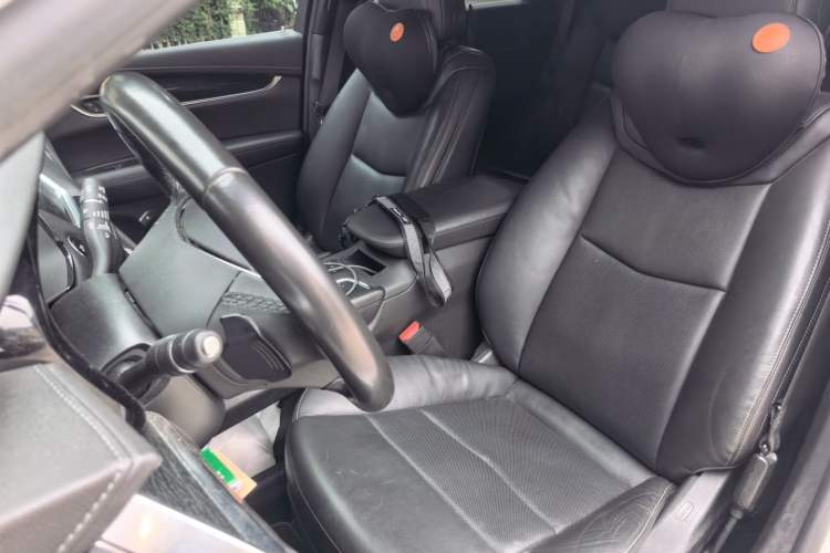 Used Cadillac XT5 2020 28T Luxury Version Left Front Seat