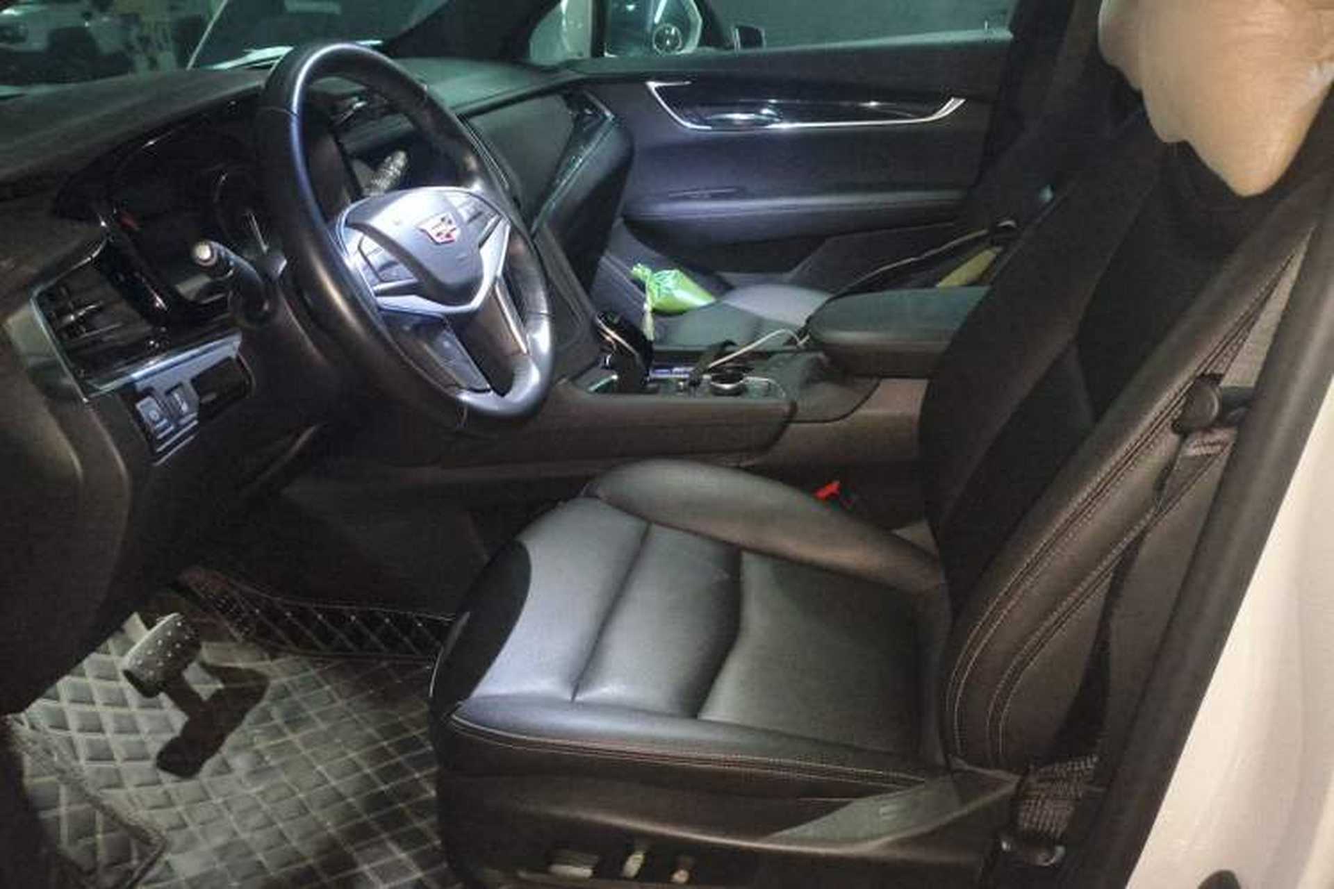 Used Cadillac XT5 2020 Revised Version 28T Luxury Edition Left Front Seat