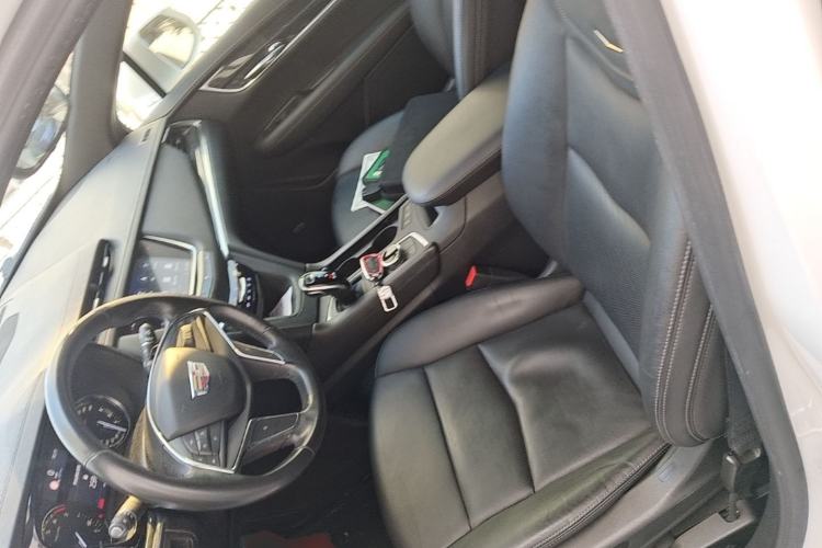 Used Cadillac XT5 2020 28T Luxury Version Left Front Seat
