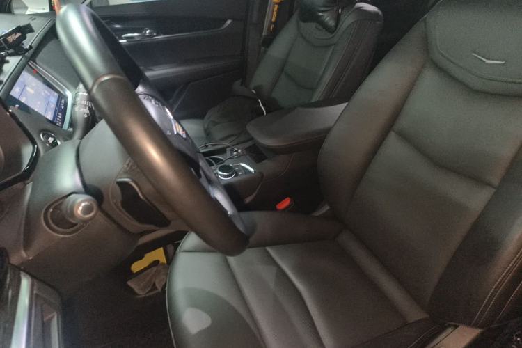 Used Cadillac XT5 2020 Revised Version 28T Luxury Edition Left Front Seat