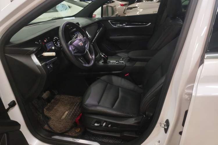 Used Cadillac XT5 2020 Revised Version 28T Luxury Edition Left Front Seat