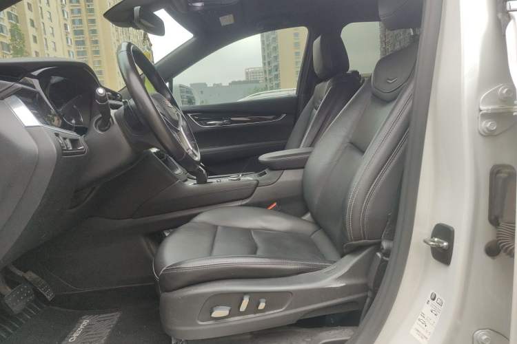 Used Cadillac XT5 2020 Revised Version 28T Luxury Edition Left Front Seat