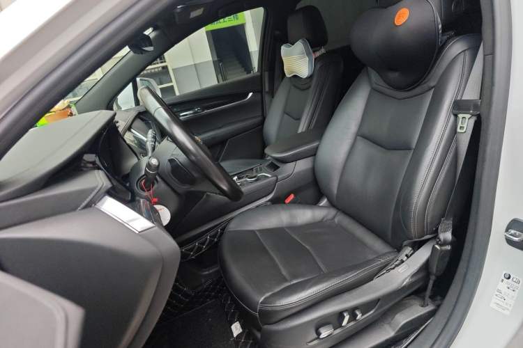 Used Cadillac XT5 2020 Revised Version 28T Tech Edition Left Front Seat