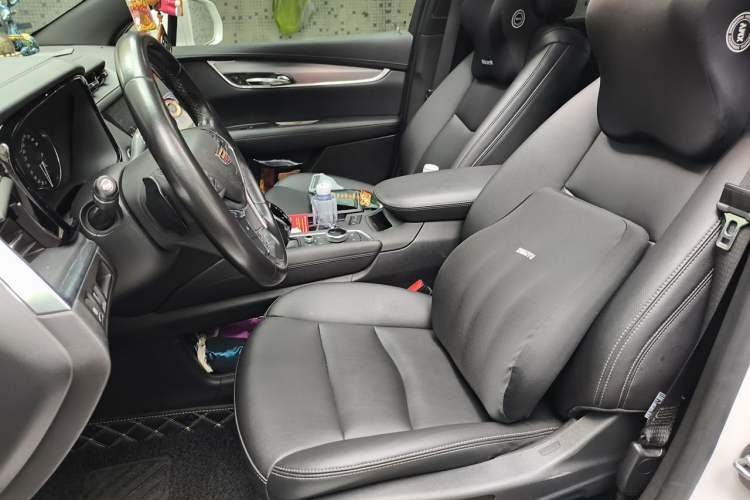Used Cadillac XT5 2020 28T Four-Wheel Drive Tech Version Left Front Seat