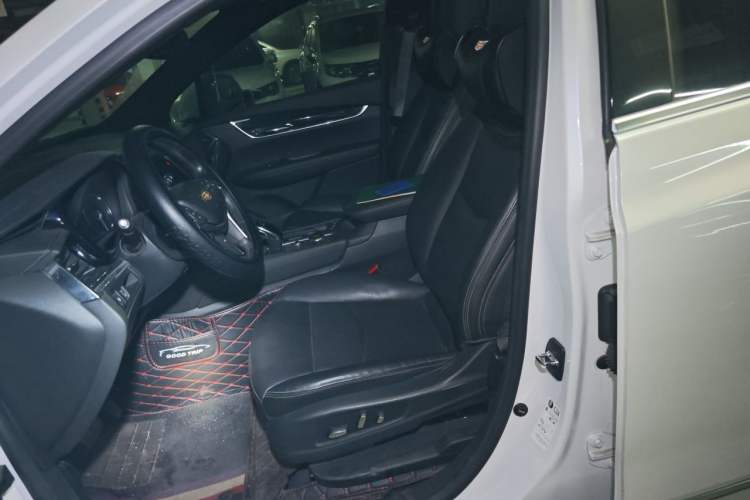 Used Cadillac XT5 2020 Revised Version 28T Luxury Edition Left Front Seat