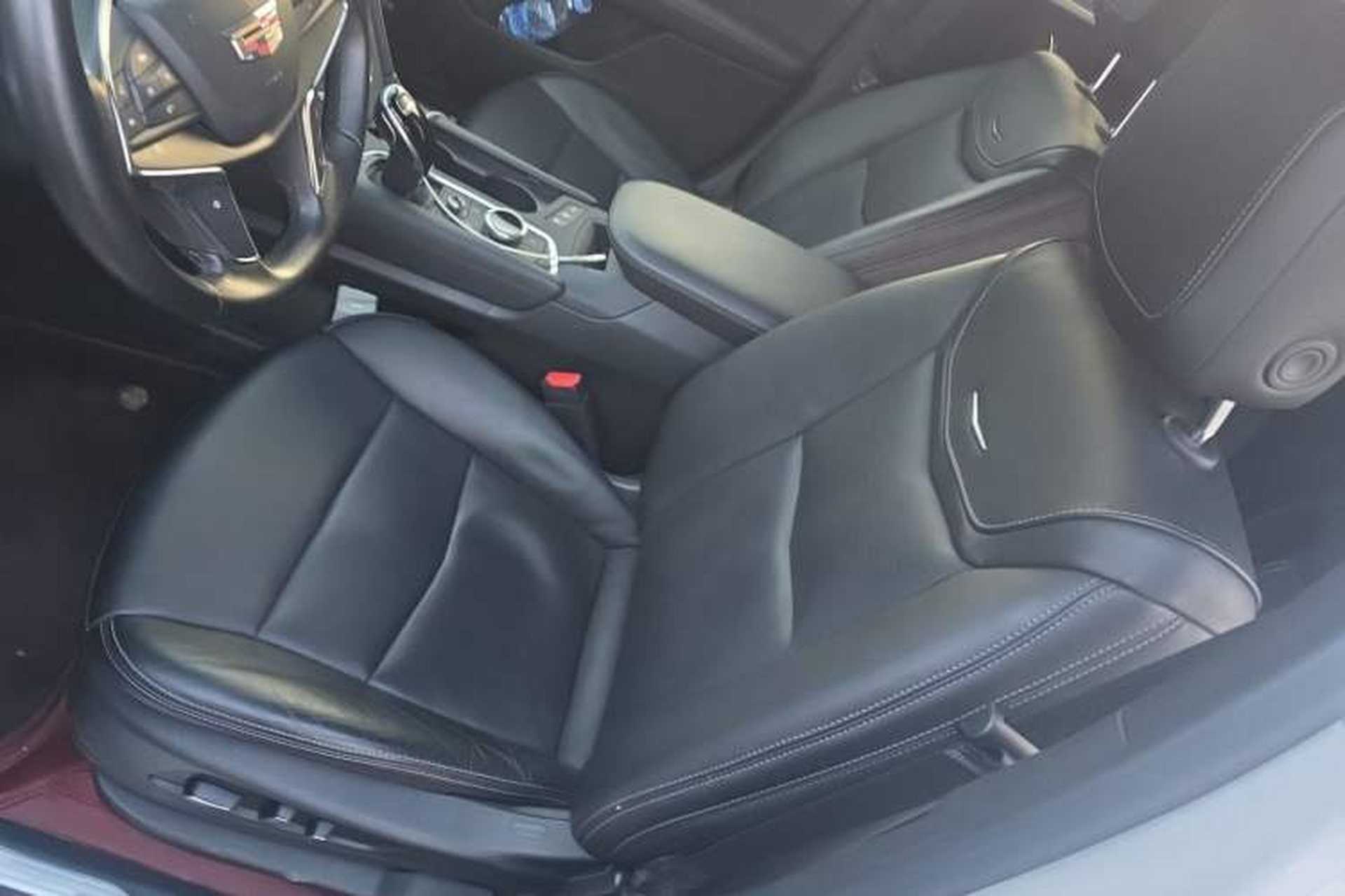 Used Cadillac XT5 2020 28T Luxury Version Left Front Seat