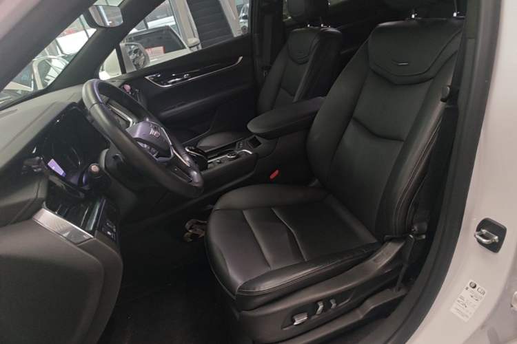 Used Cadillac XT5 2020 Revised Version 28T Luxury Edition Left Front Seat