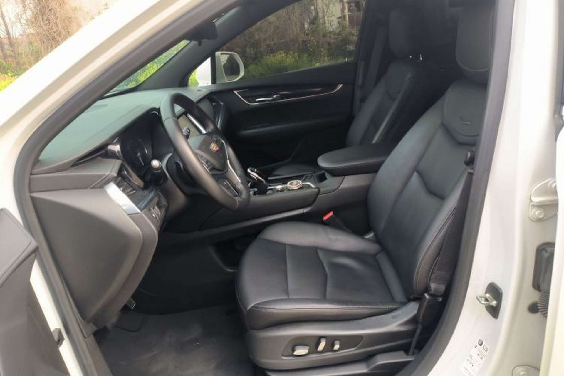 Used Cadillac XT5 2020 28T Luxury Version Left Front Seat