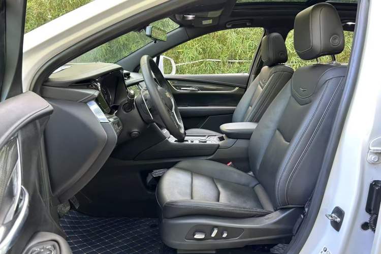 Used Cadillac XT5 2020 28T 4x4 Leading Sport Model Left Front Seat