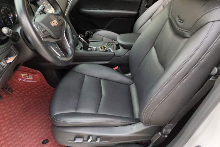 Used Cadillac XT5 2020 Revised Version 28T Luxury Edition Left Front Seat