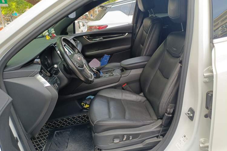 Used Cadillac XT5 2020 Revised Version 28T Luxury Edition Left Front Seat