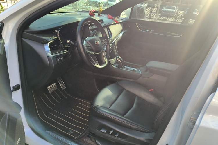 Used Cadillac XT5 2020 Revised Version 28T Luxury Edition Left Front Seat